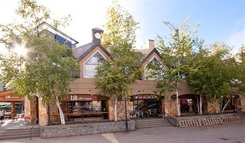 Powder'S Edge By Latour Hotels And Resorts Вістлер Екстер'єр фото